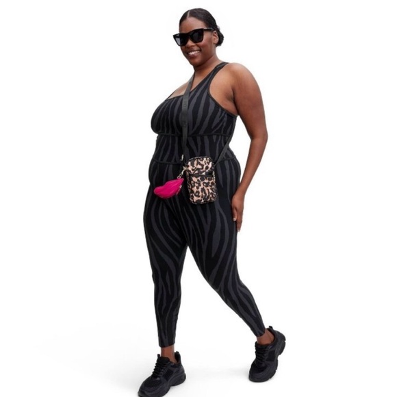 DVF for Target Lips Coin Pouch, Gold Hardware, Zipper, Cherry Red and Hot Pink - Picture 5 of 5